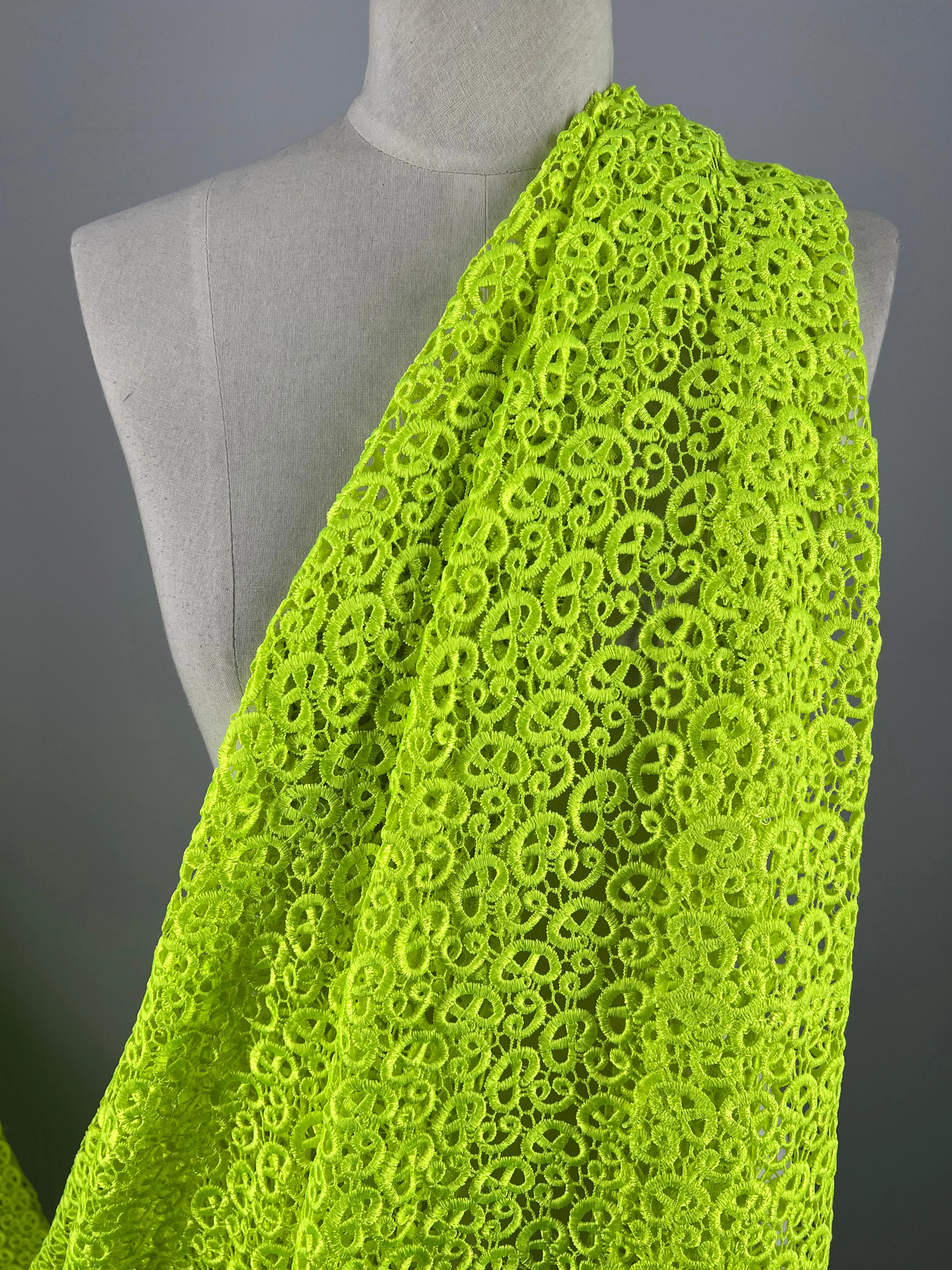 Anglaise Lace - Sharp Green - 110cm