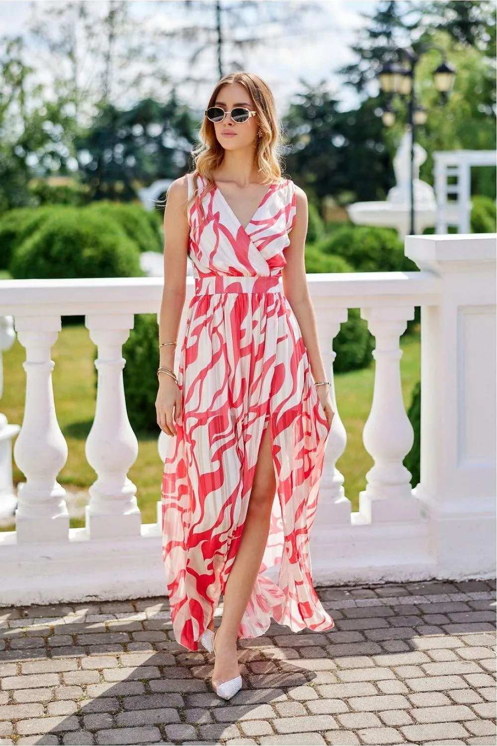 Elegant Chiffon Maxi Gown with Stylish Details