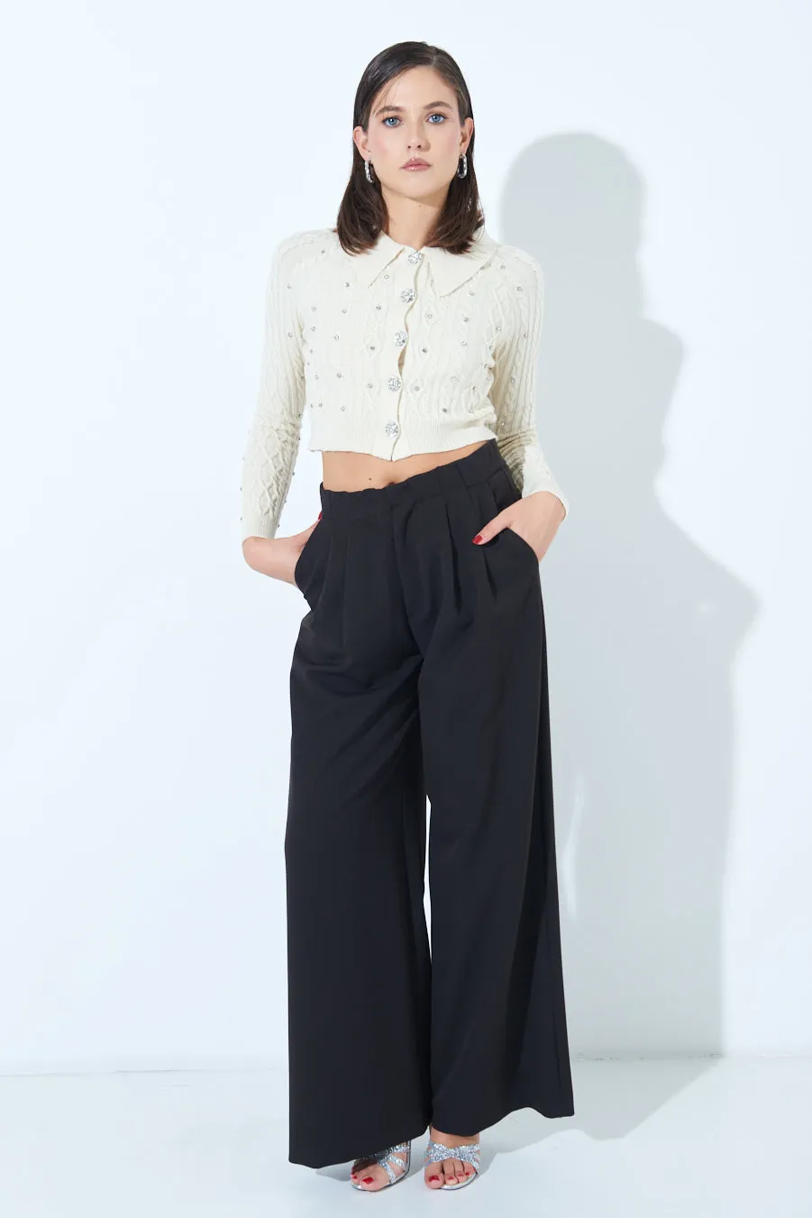 Wide-leg pleated trousers wholesale